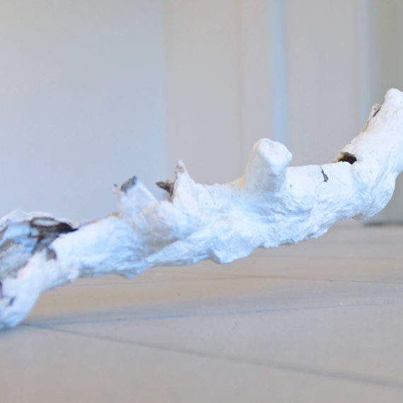 Tiziana Abretti, Ålvik, arte contemporanea, contemporary sculpture, scultura contemporanea, carta fatta a mano, handmade paper, materiali naturali e artificiali